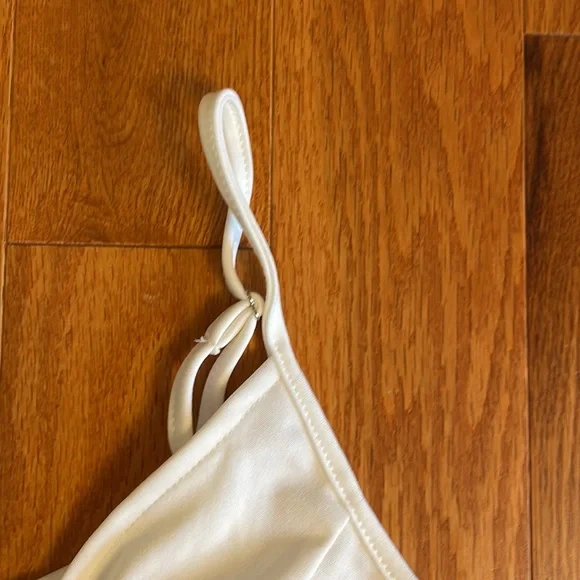 Shein midriff v-neck top size medium darts in front crop top cream - Picture 4 of 6